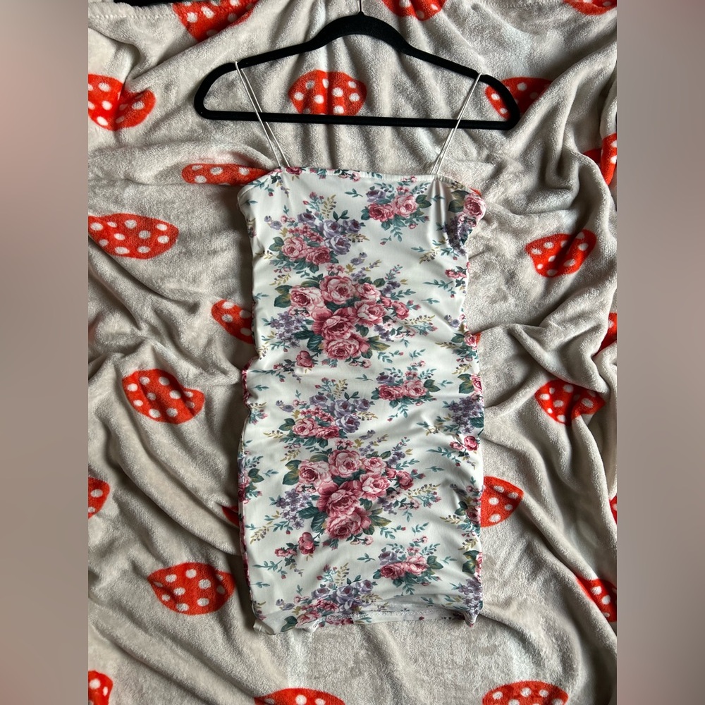 Chic Floral Mini Dress with Spaghetti Straps